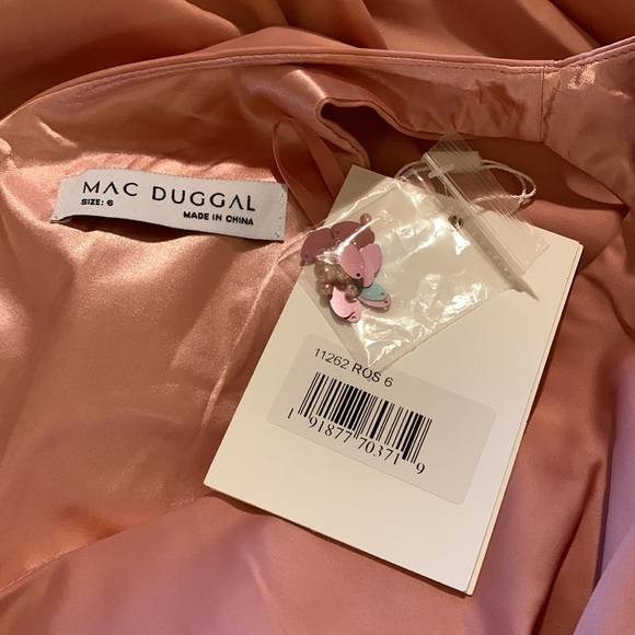 MAC DUGGAL
Embellished One Shoulder Asymetrical Gown - Picture 13 of 14